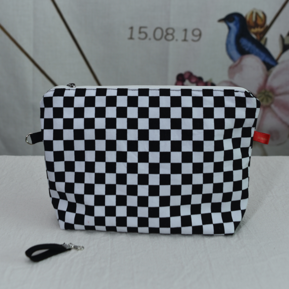 handmade makeup bag toiletry bag travel zippered pouch checkerboard 10x7 inch (25x18cm)