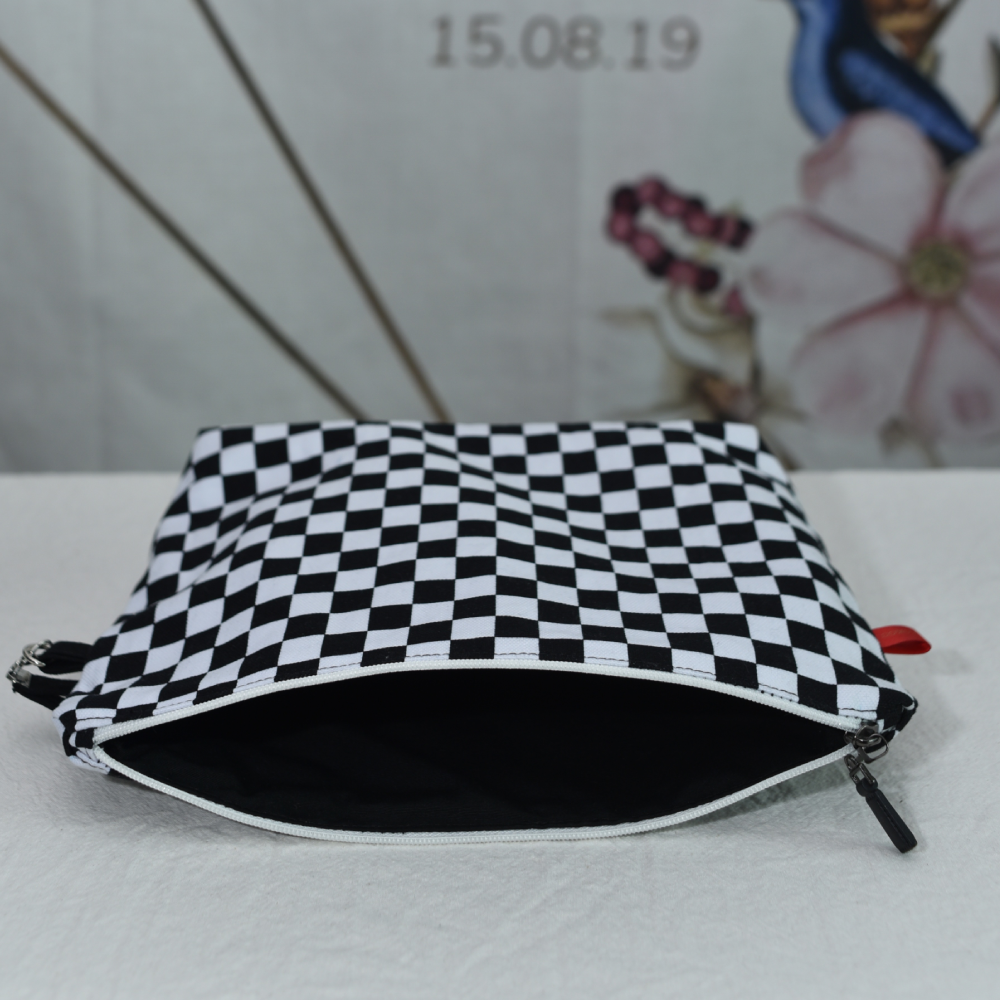 handmade makeup bag toiletry bag travel zippered pouch checkerboard 10x7 inch (25x18cm)