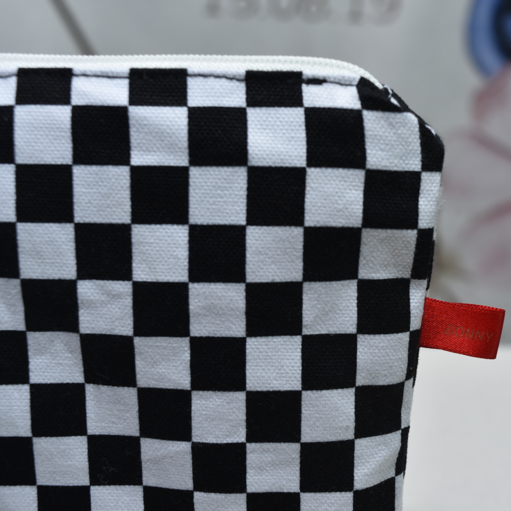 handmade makeup bag toiletry bag travel zippered pouch checkerboard 10x7 inch (25x18cm)